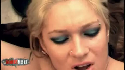 Der ungarische Hengst Attila zerlegt die argentinische Blondine Priscilla Pratz mit den großen Brüsten. photo 08