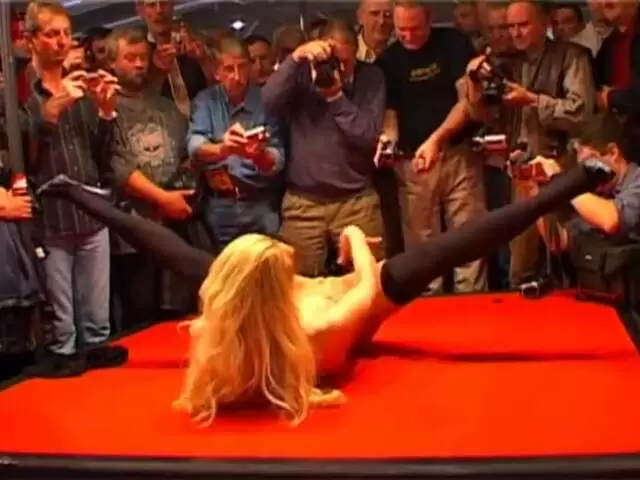 Prova - Schönheit heißer Striptease photo 11