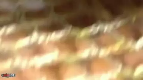 Die schöne Blondine mit den großen natürlichen Titten Raquel zieht sich um photo 09