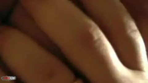 Die schöne Blondine mit den großen natürlichen Titten Raquel zieht sich um photo 14