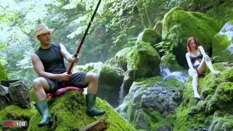 Rihana Ferrarias wilde Waterfall-Fick-Action mit Myke Glory photo 3