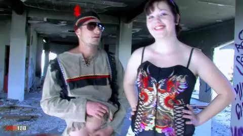 Mit 19 Jahren zeigt Shalimare ihre hübschen üppigen Formen in ihrer allerersten Pornoszene photo 01