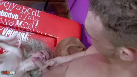 Analficken und Doppelpenetration für diese blonde französische Schlampe photo 15