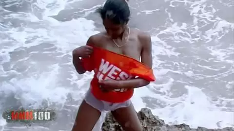 Interracial-Fick am Strand mit Shania, einem süßen Ebenholzbaby photo 02