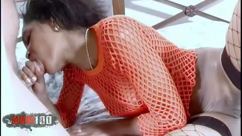 Analfick auf dem Bett mit Shania, einem köstlichen kleinen französischen schwarzen Mädchen photo 04