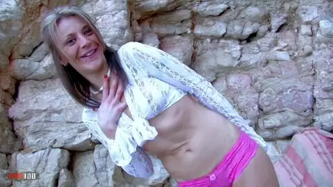 Skinny Spanien Babe Sonia Lion hat hart im Arsch am Strand von Terry Kemaco gefickt photo 01