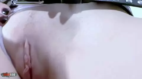 Die hübsche junge Sonia Sanchez macht einen heißen Striptease photo 15