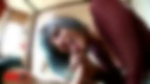 Die leckere Stefani Tarrago gibt einen tollen Blowjob.