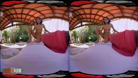 3D-Virtual-Reality-Video mit der jungen Spanierin Susy Blue photo 02