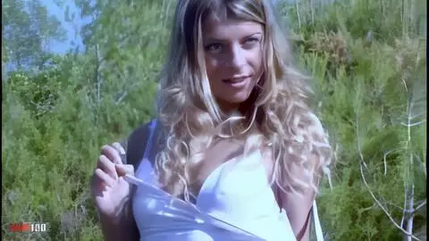 Fotosession im Freien mit der großartigen kleinen tschechischen Blondine Suzana photo 07