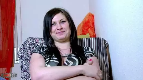 Interview mit der schönen französischen Brünetten Tania Berry photo 12