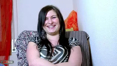 Interview mit der schönen französischen Brünetten Tania Berry photo 13