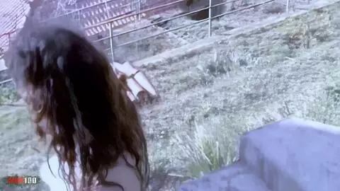 Die junge spanische Amateurin Tina, nackt im Freien photo 06