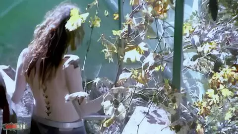 Die junge spanische Amateurin Tina, nackt im Freien photo 14