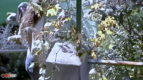 Die junge spanische Amateurin Tina, nackt im Freien photo 15