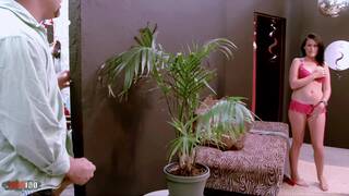 Die hÃ¼bsche brÃ¼nette ash...