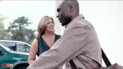 Riesiger schwarzer Schwanz vernichtet die vollbusige MILF Zoey Andrews.
 photo 02