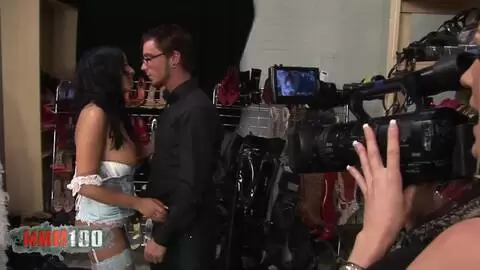 Dreier im Schuhgeschäft mit zwei vollbusigen Schlampen: Cindy Behr und Romana Ryder photo 03