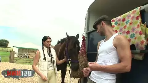 Jay R bumst die schöne vollbusige Brünette Jodie James in die Muschi photo 02