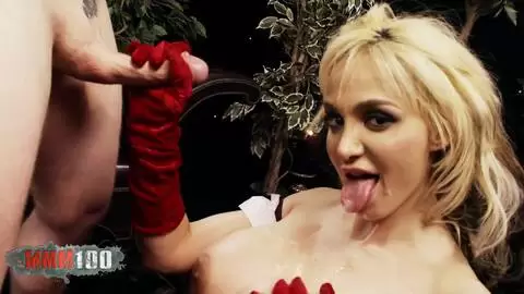 Riesentitten Blondine Amy Anderssen wird von einem großen Schwanz gefickt photo 16