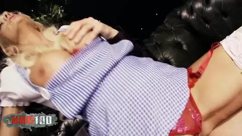 Vollbusige Blondine Stacey Saran fickt hart mit Paul Chaplin photo 02