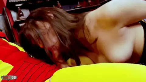 Tiffany Puppe vom Big Monty Tail mit Gesichtsschotte gefickt photo 05