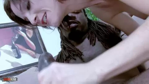 Julius schlägt den Arsch und die haarige Muschi von Petra mit ihrem großen schwarzen Schwanz photo 04