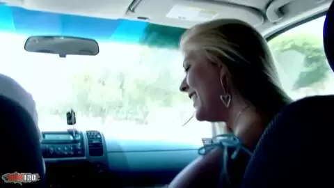 Die vollbusige haarige MILF Joclyn Stone wird von einem großen schwarzen Schwanz in ihre Muschi gestopft photo 03