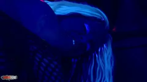 Tiffany Sweet und Carmel Moore in einer sehr heißen und sexy Lesbenszene photo 15