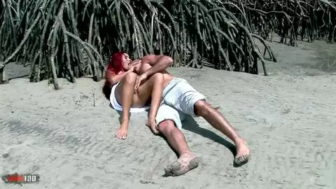 Marcia wird am Strand von Alain Deloin gefickt und vor dem Cumshot gegessen photo 05