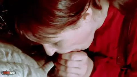 Rotschopf-Babe bekommt Anal-Cumshot ins Gesicht von einem großen Schwanz. photo 01