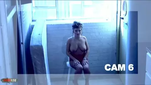 Claudias gro&szlig;e Br&uuml;ste h&uuml;pfen bei einem Anal-Dreier. photo 01