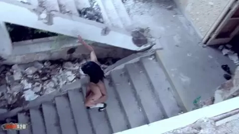 Renata Brunette Brunette nimmt Sperma in den Mund und die Anal im Freien photo 16