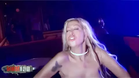 Öffentliches Ficken in einem Nachtclub in Barcelona photo 11