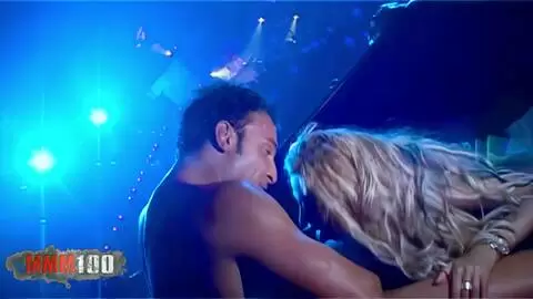 Öffentliches Ficken in einem Nachtclub in Barcelona photo 16