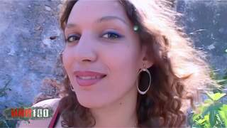 Eine junge, nordafrikanisch au